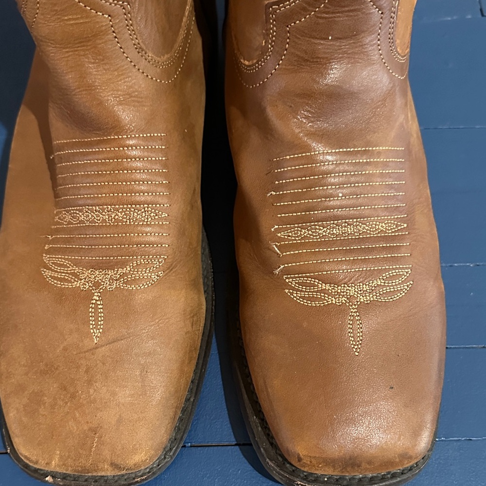 Men's Tan Leather Western Cowboy Boots with Embroidered Stitching - Picture 5 of 9